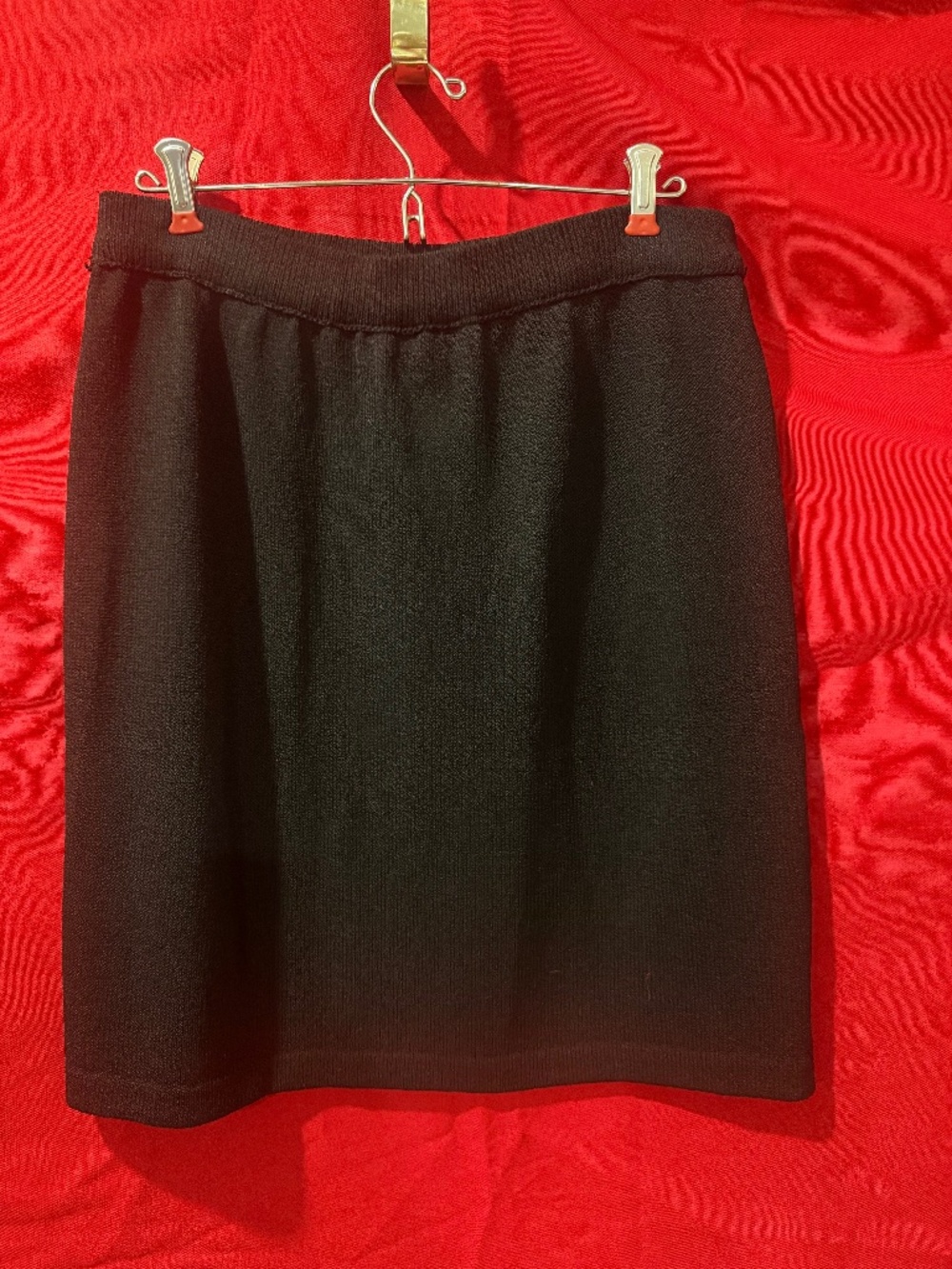 ST. JOHN BLACK BASIC SKIRT SIZE 10
